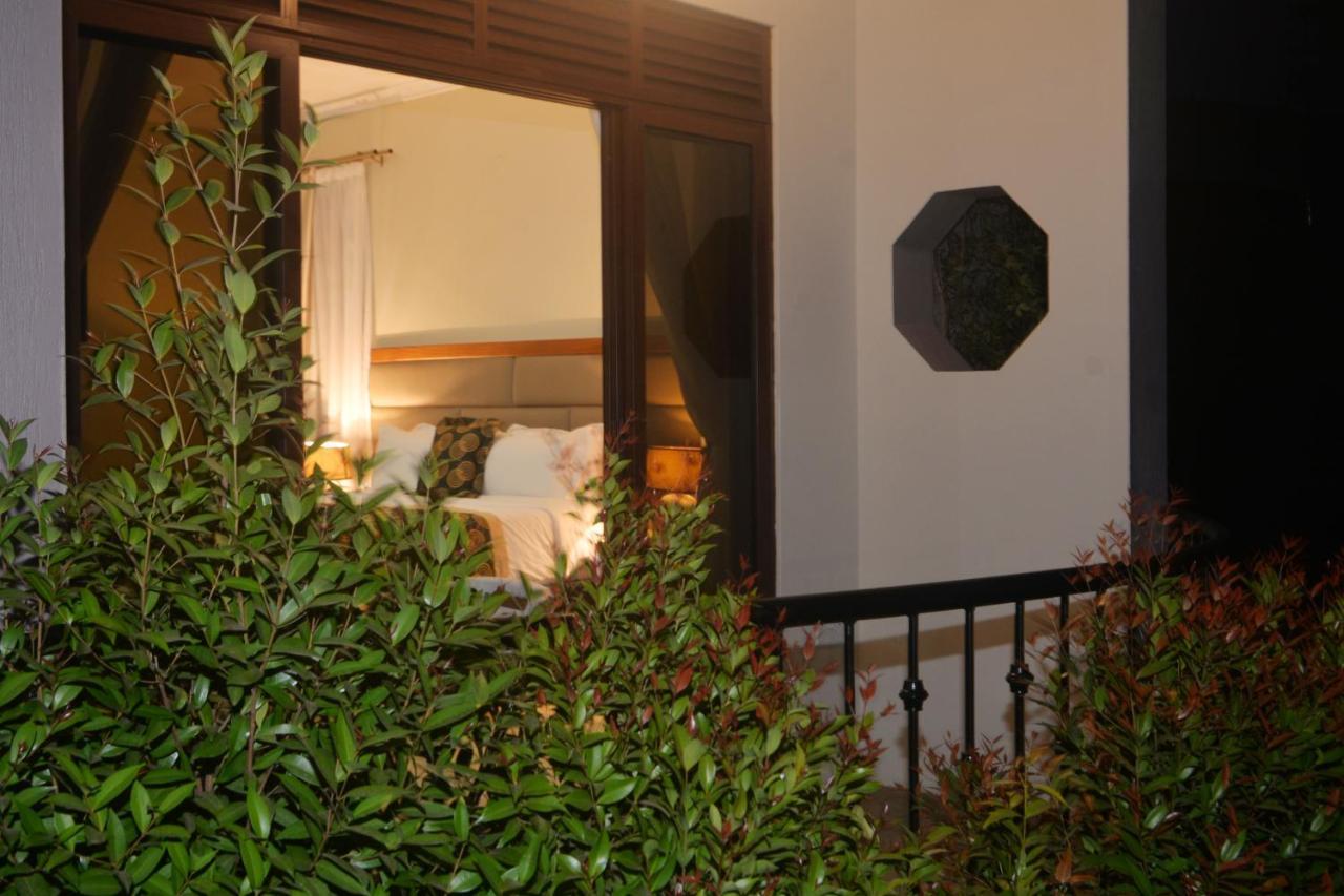 Akasu Bed And Breakfast Kampala Ngoại thất bức ảnh