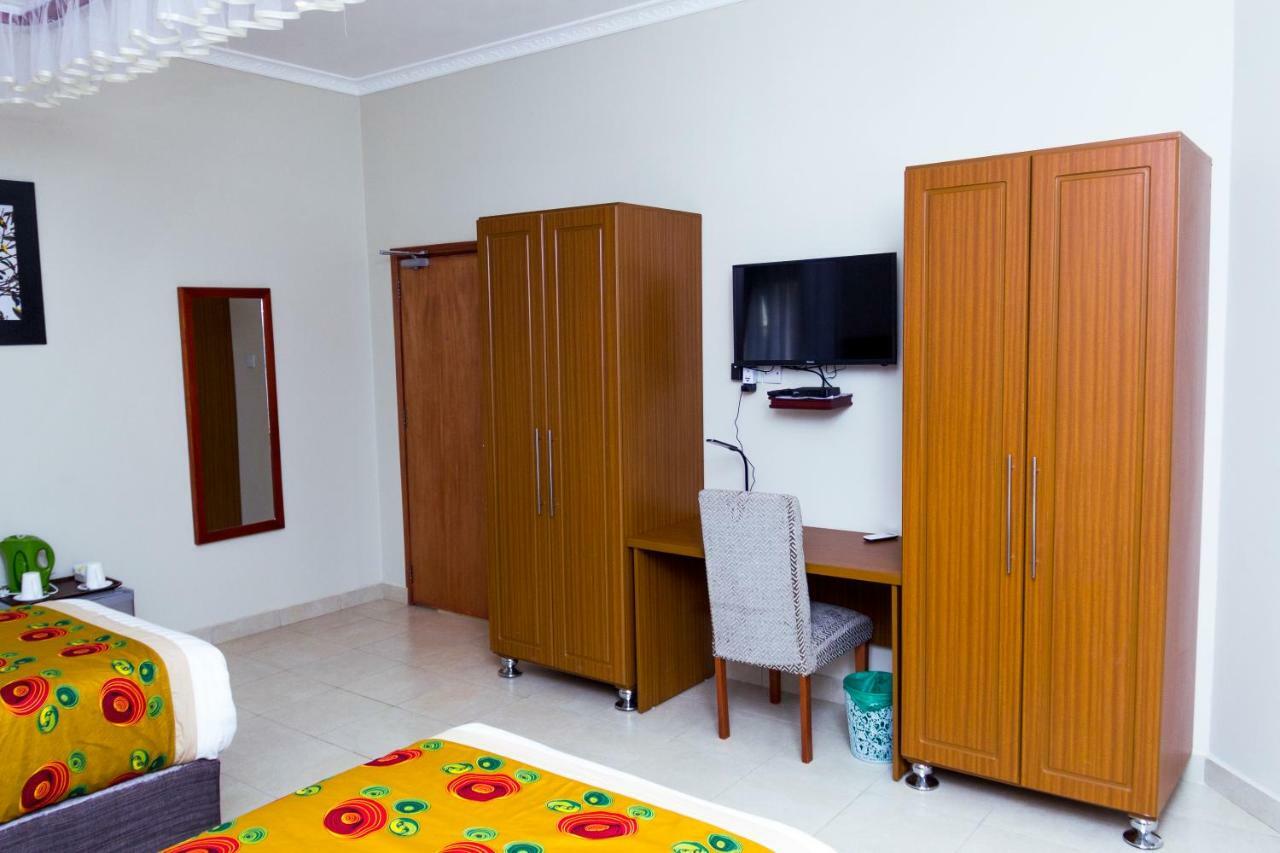 Akasu Bed And Breakfast Kampala Ngoại thất bức ảnh