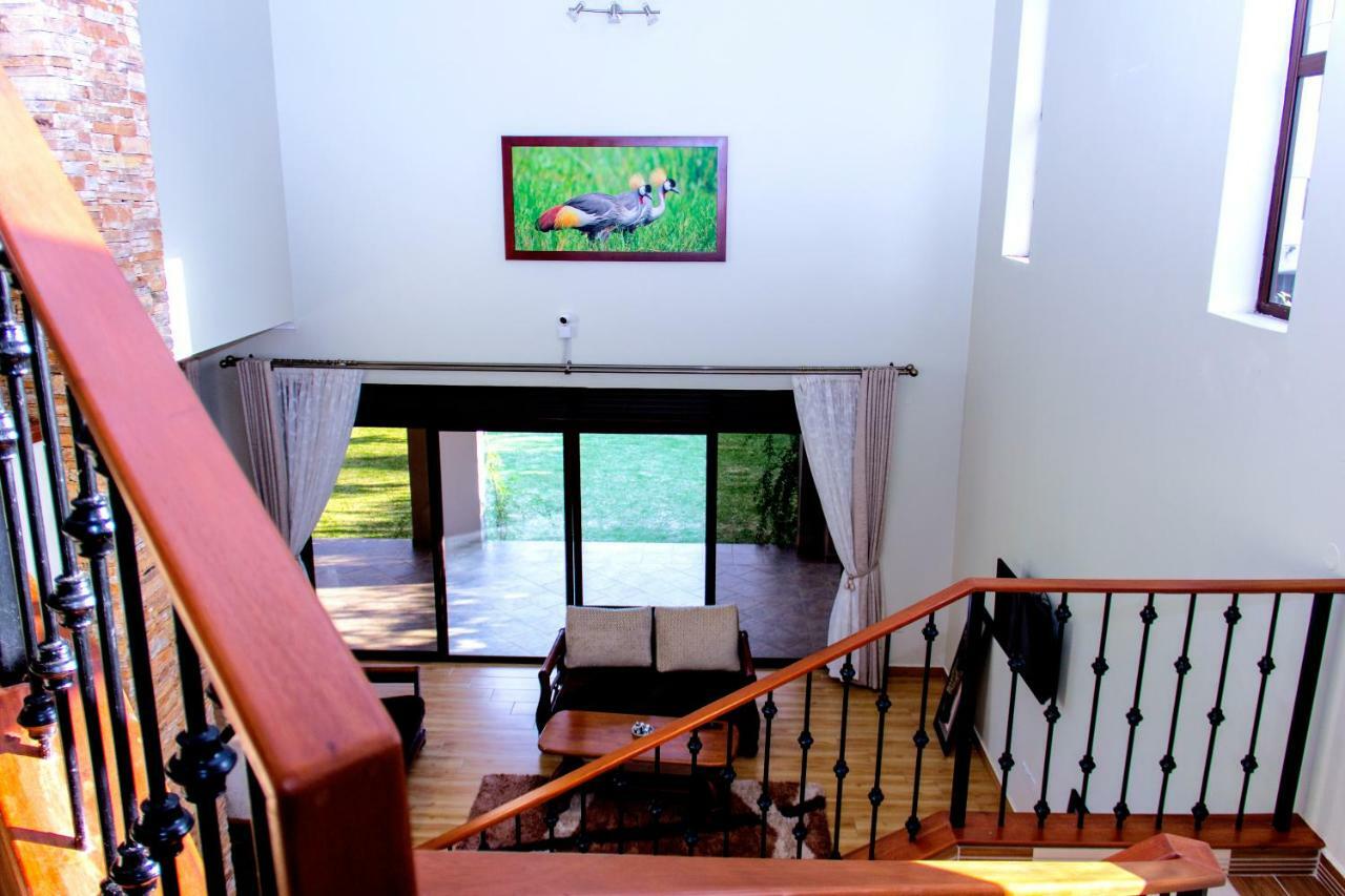Akasu Bed And Breakfast Kampala Ngoại thất bức ảnh