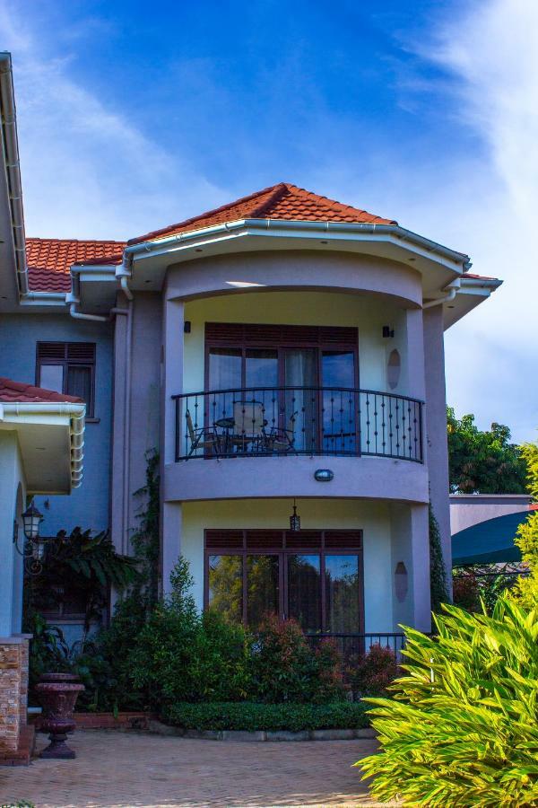 Akasu Bed And Breakfast Kampala Ngoại thất bức ảnh