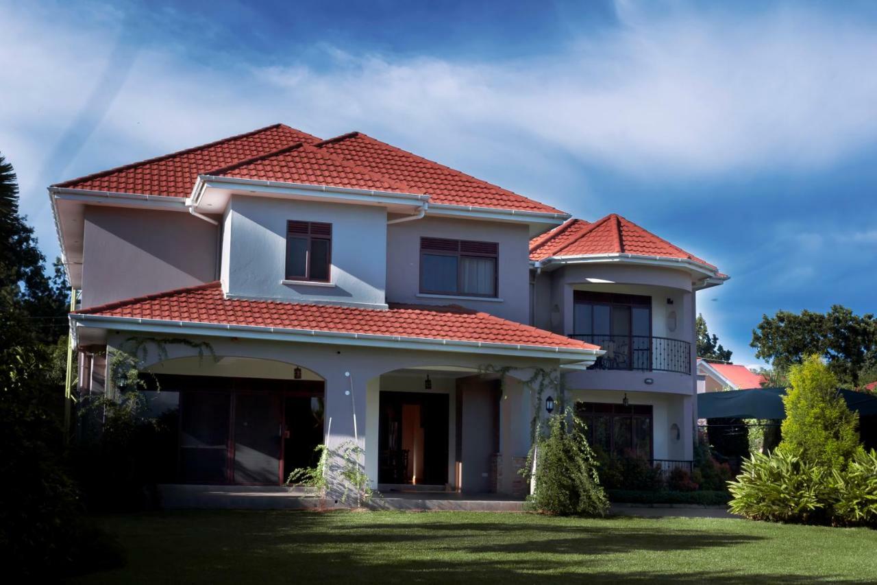 Akasu Bed And Breakfast Kampala Ngoại thất bức ảnh