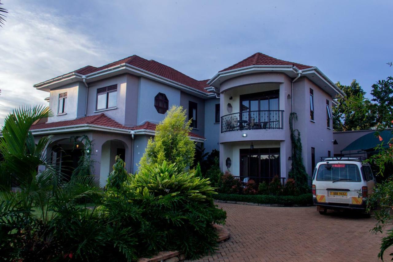Akasu Bed And Breakfast Kampala Ngoại thất bức ảnh